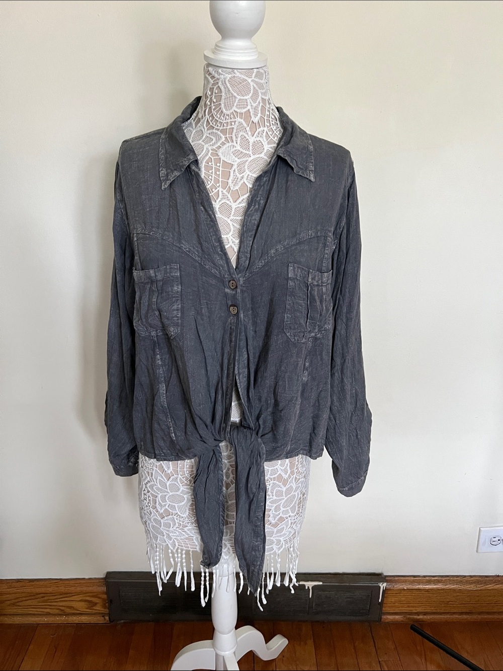 raya sun Gray Linen-Cotton Top with Crochet Detail